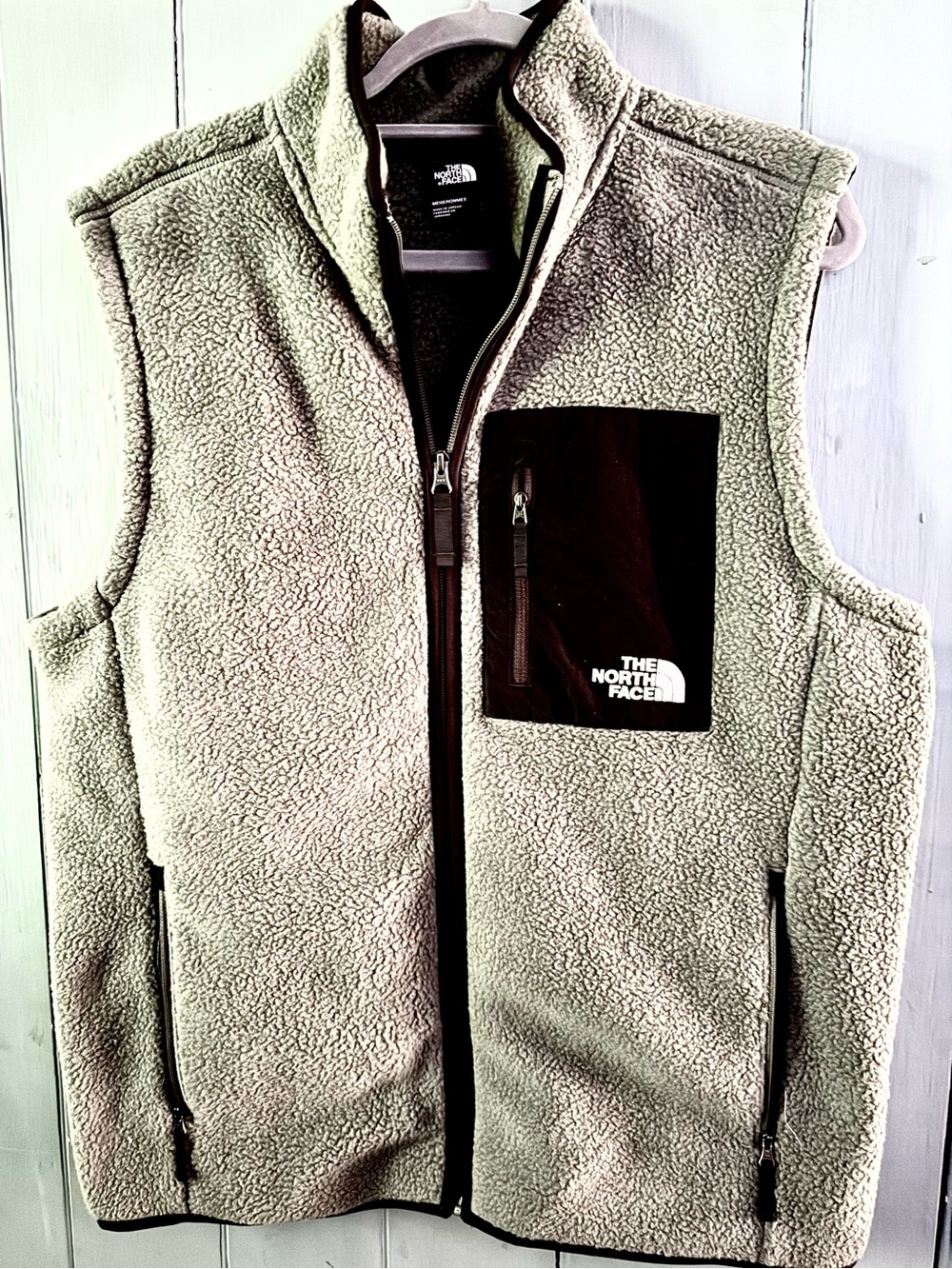 Like New!!! The North Face Men's Sage Green Sherpa Fleece Vest - Size L